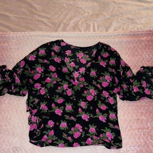 Who What Wear black blouse with pink roses v cut style size Large